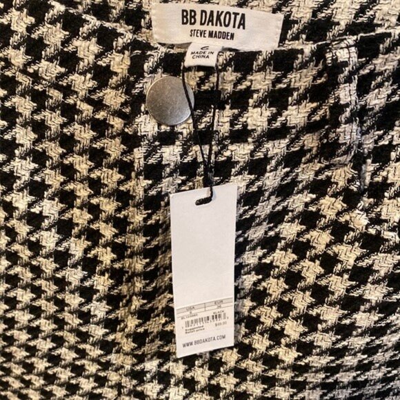 BB DAKOTA Release The Hounds Black and White Tweed Houndstooth Shorts - Picture 5 of 5